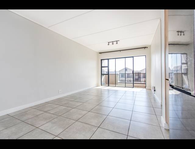 2 BEDROOM APARTMENT TO LET IN WATERFALL